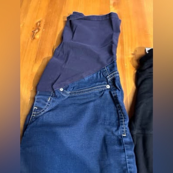 Maternity pants - size small and 2 - Picture 3 of 3
